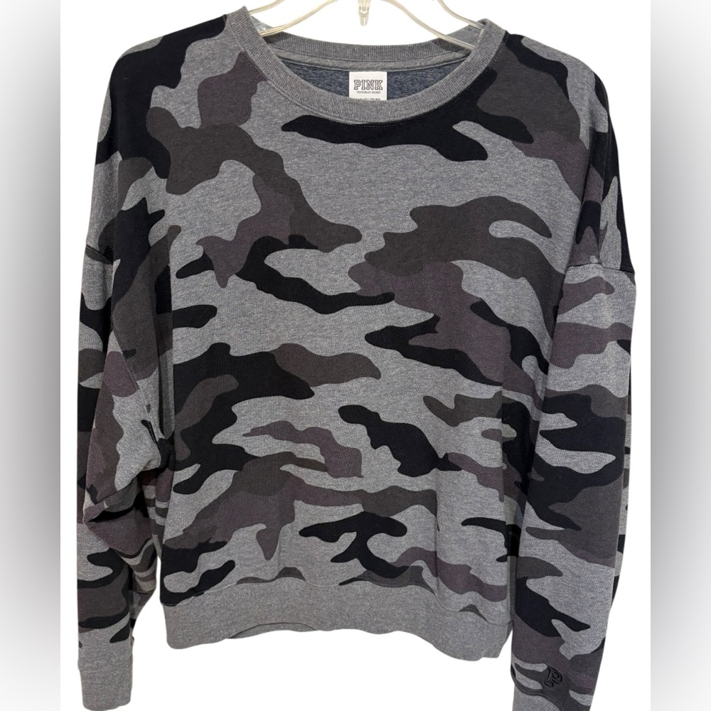 PINK Victoria's Secret Gray & Black Camo Crewneck Sweat Shirt Size Small